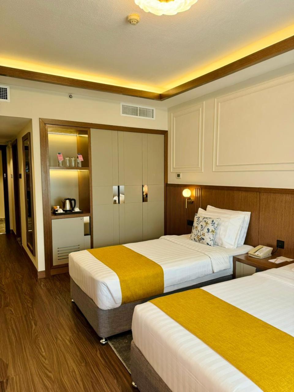 Fortune Plaza Hotel, Dubai Airport Exterior photo